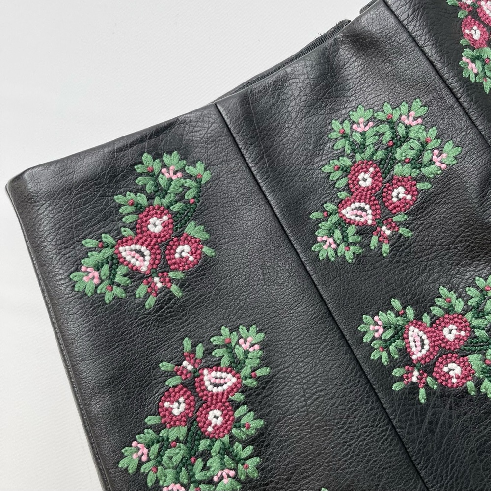 Club Monaco Faux Leather Skirt Black A-Line Floral Print, Size 4 - Picture 4 of 13